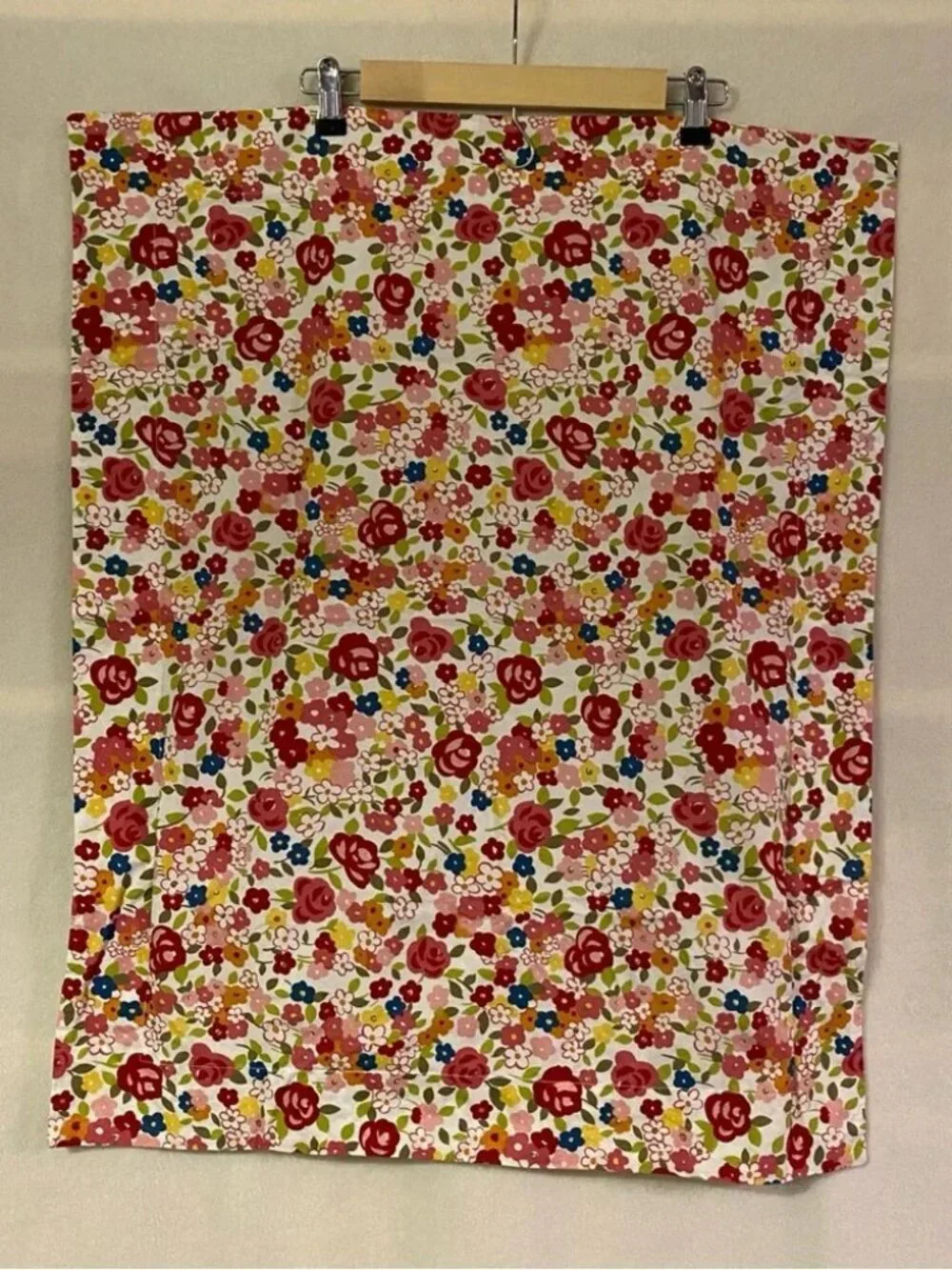 Set of 2 Pottery Barn 100% cotton pink & green floral standard shams